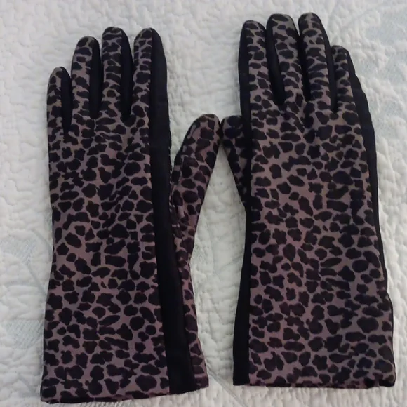 Women's Leopard Print Stretch Gloves - Black and Taupe - Picture 1 of 5